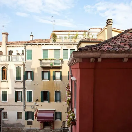 Lejlighed Al Mezzanino, Palazzo Torniello