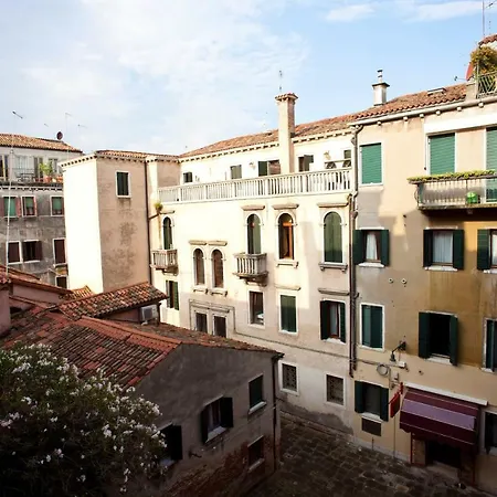 Lejlighed Al Mezzanino, Palazzo Torniello *