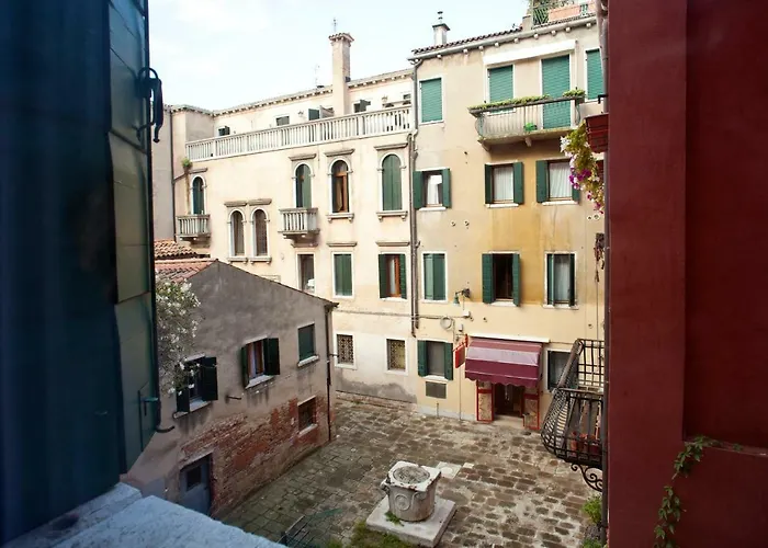 Al Mezzanino, Palazzo Torniello Apartment