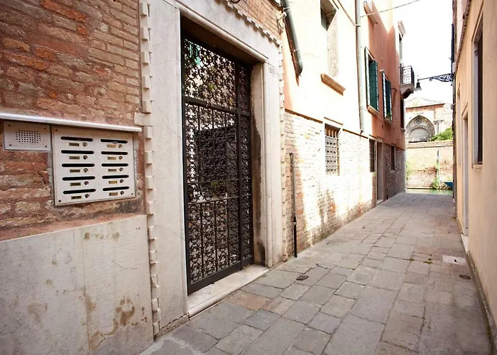 Al Mezzanino, Palazzo Torniello Apartment